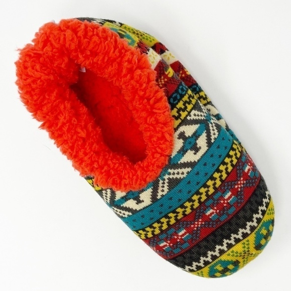 SNOOZIES | Hot Mocs in Nordic Knit Fleece Slippers - Picture 2 of 5
